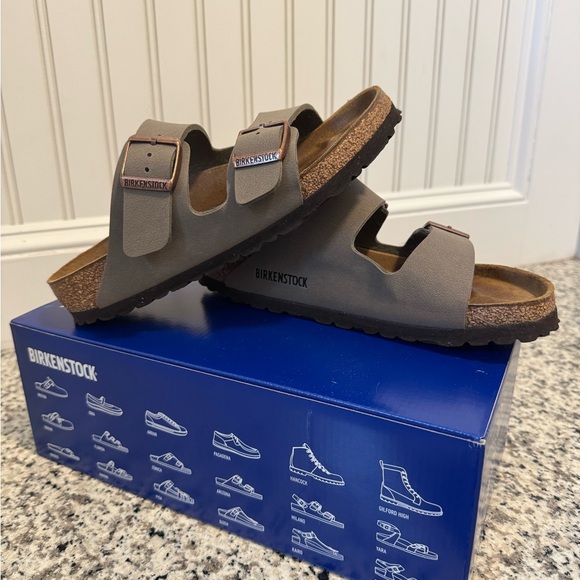 Birkenstock Shoes - Birkenstock Arizona Sandal in Stone Color size 36